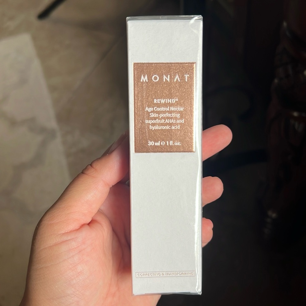 Monat rewind serum